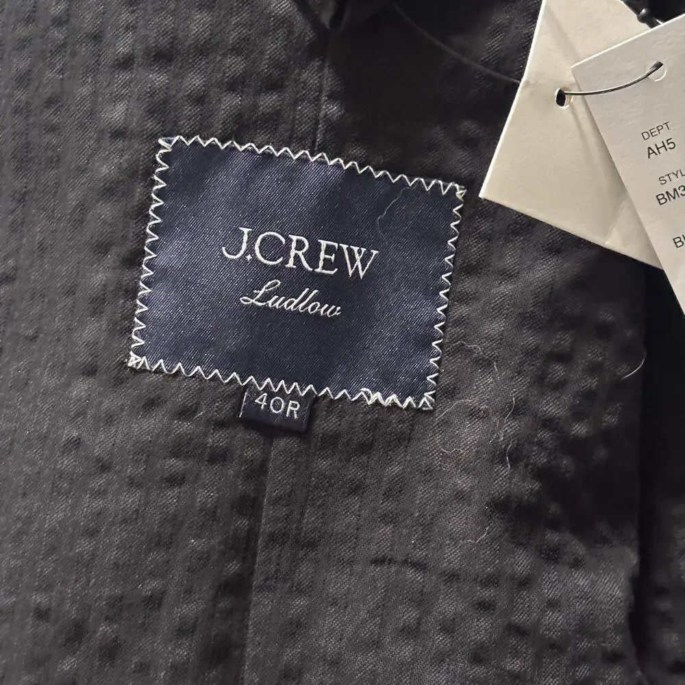 NWT J CREW LUDLOW BLACK SEERSUCKER SUIT SIZE 40